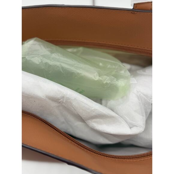 Michael Kors Jet Set Medium Tote New With Tags $448 Retail Travel Bag - Picture 4 of 13